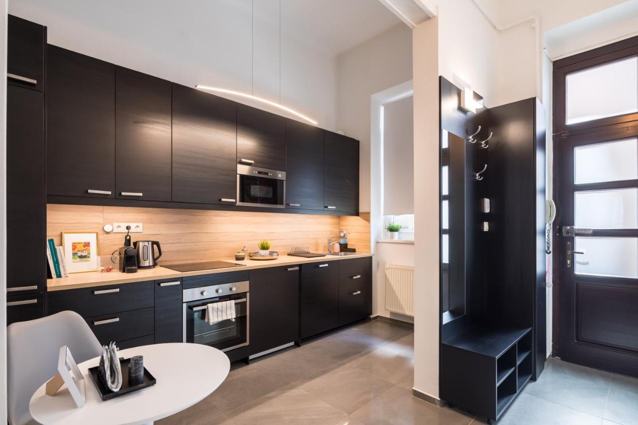 Double Blue Apartment In Budapest Downtown Exterior photo